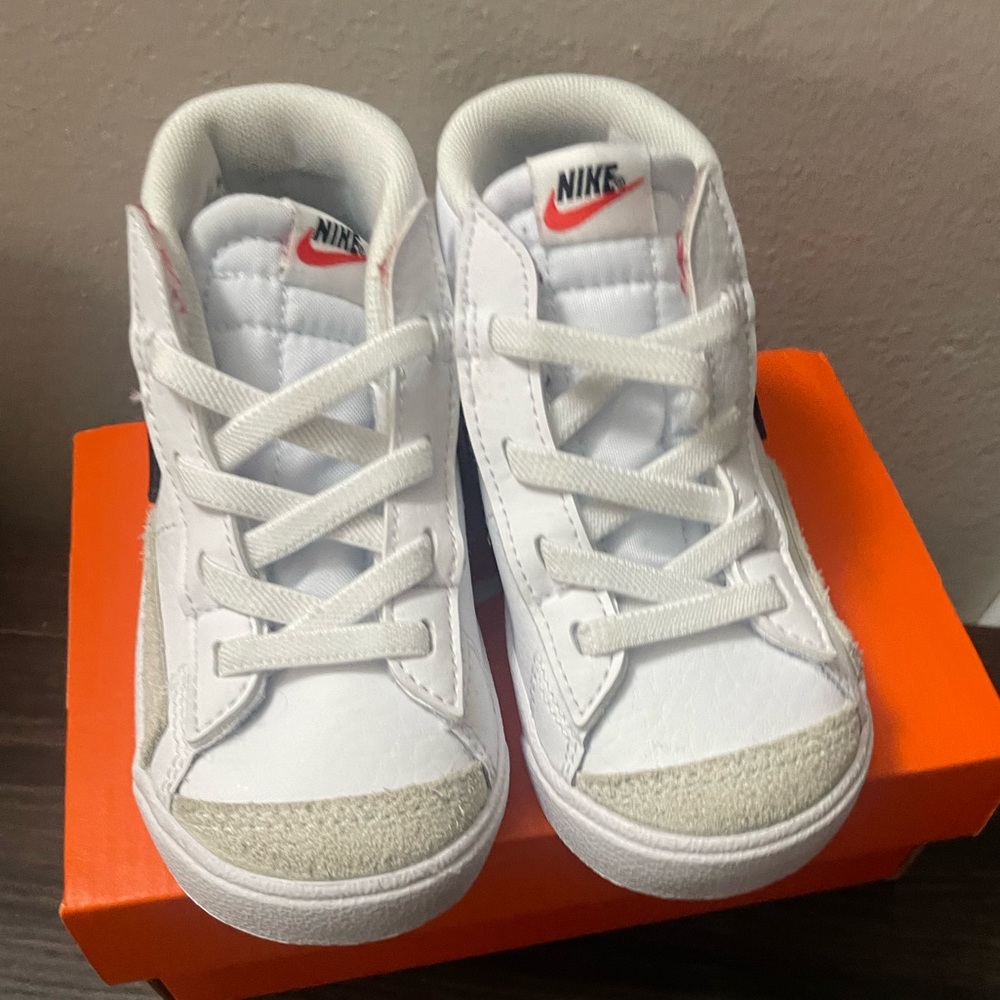 Nike Blazer Mid EASY ON